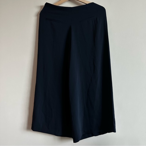 Essentials by ABS Cropped Wide Leg Pants - Picture 4 of 6